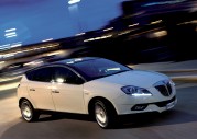 2004 Lancia Thesis wnetrze